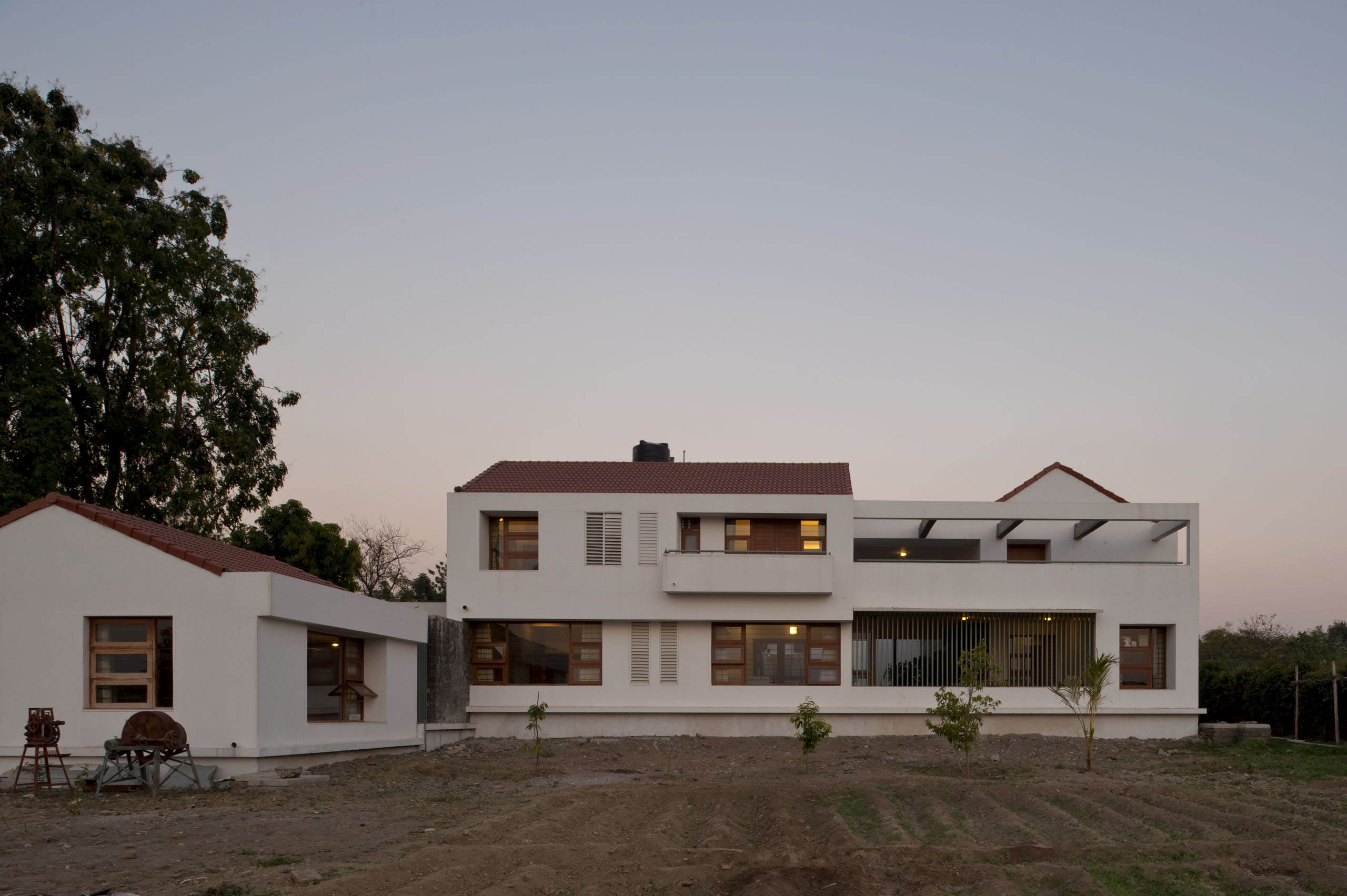 Opolis Architects, Bombay  |  Sarpanch House, Akluj